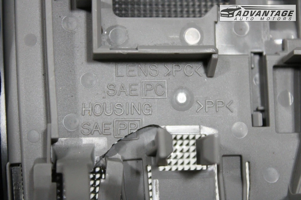 Toyota Camry 2012-2020 sedán techo superior trasero cúpula central luz lámpara de lectura OEM Foto 4 de 4