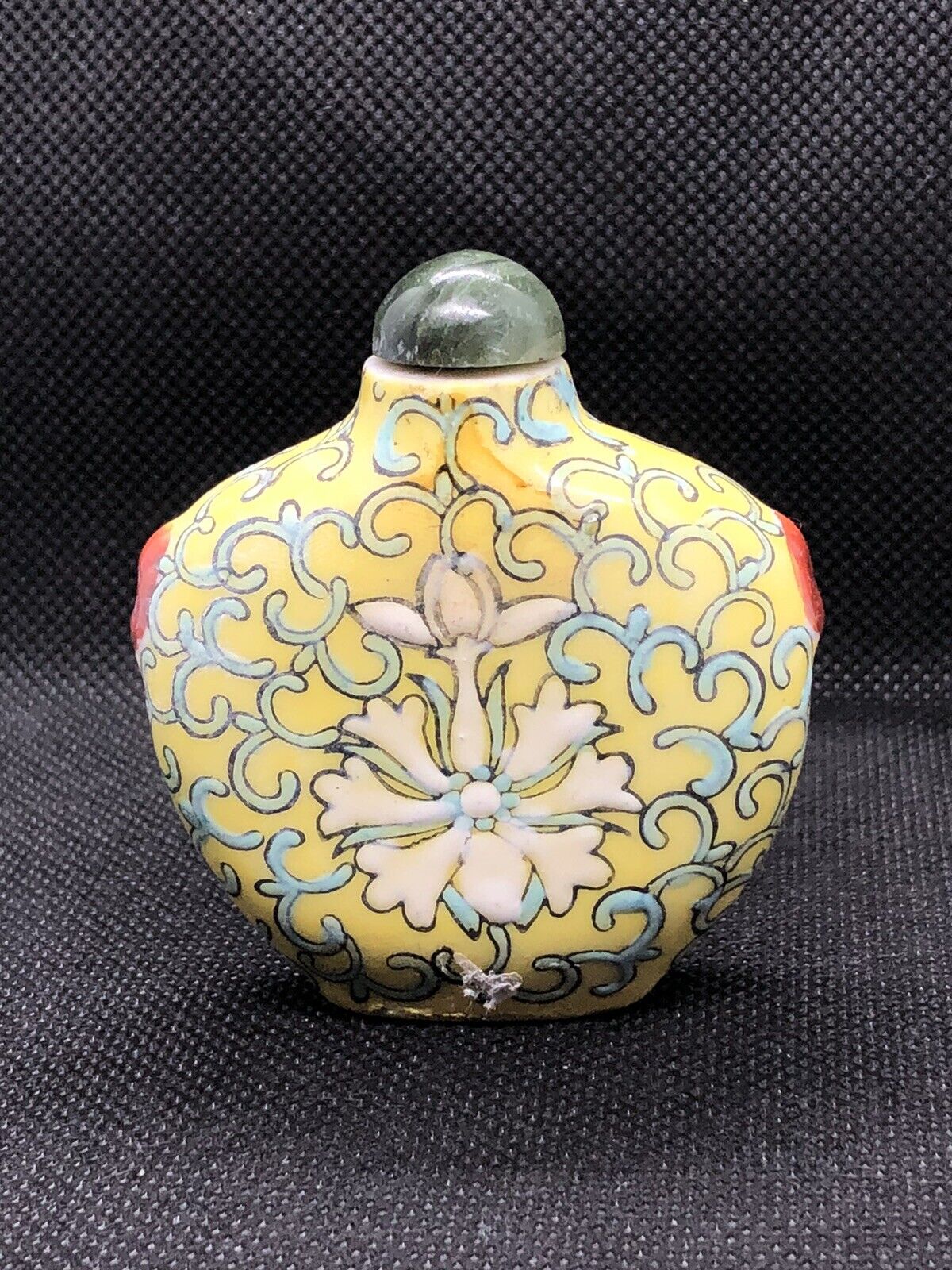 vintage porcelain Chinese snuff bottle