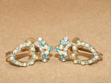 Pendientes de tornillo de perlas de imitación de diamantes de imitación de diamantes de imitación transparentes azul corazón y corona dorado de colección