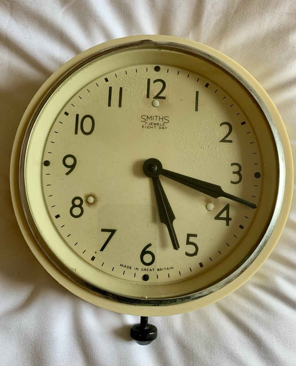 Smiths Delhi Minor jewel eight day mid-century cream Bakelite