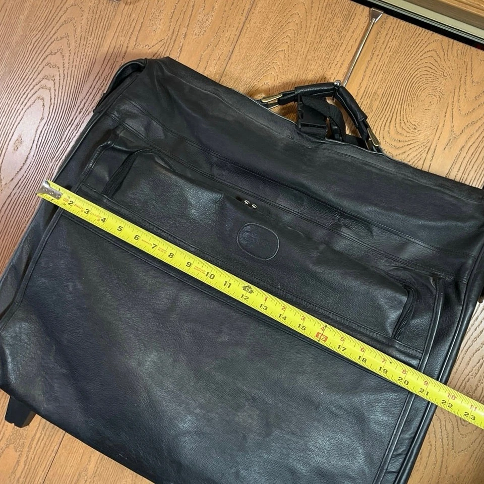 Bolsa de ropa de cuero vintage Claire Chase equipaje de mano con ruedas negra grande Foto 4 de 4