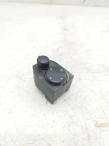 AUDI A4 Avant 8D5, B5 Spiegeleinstellschalter 8D0959565A 1.90 Diesel 31906803