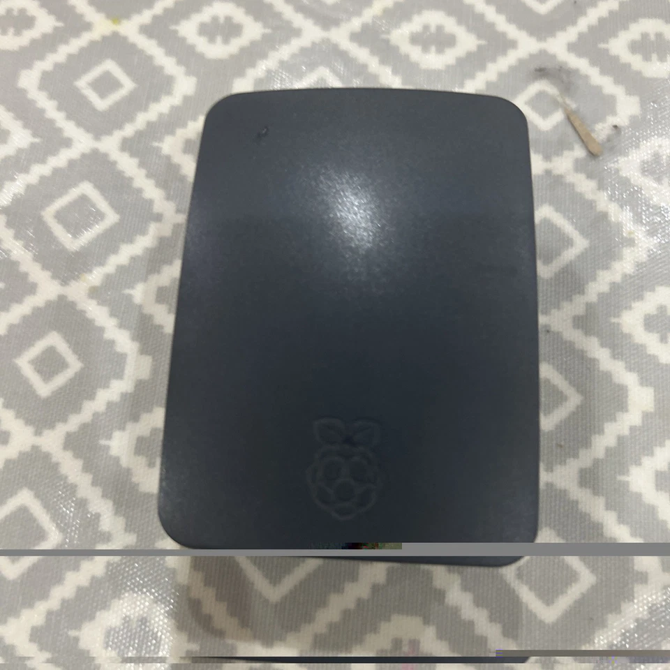 Raspberry Pi 3 Model B V1.2 +rover kit and other electronic components  - Image 4 of 4