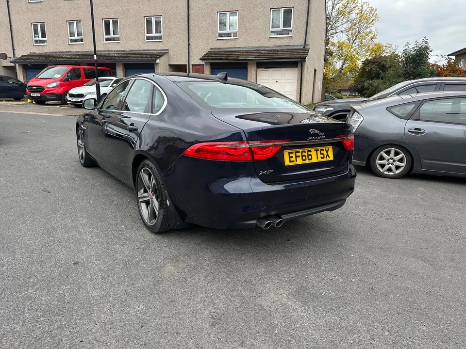 Jaguar XF 2016 2.0 ULEZ FREE ONLY 40K MILES! - Image 3 of 4