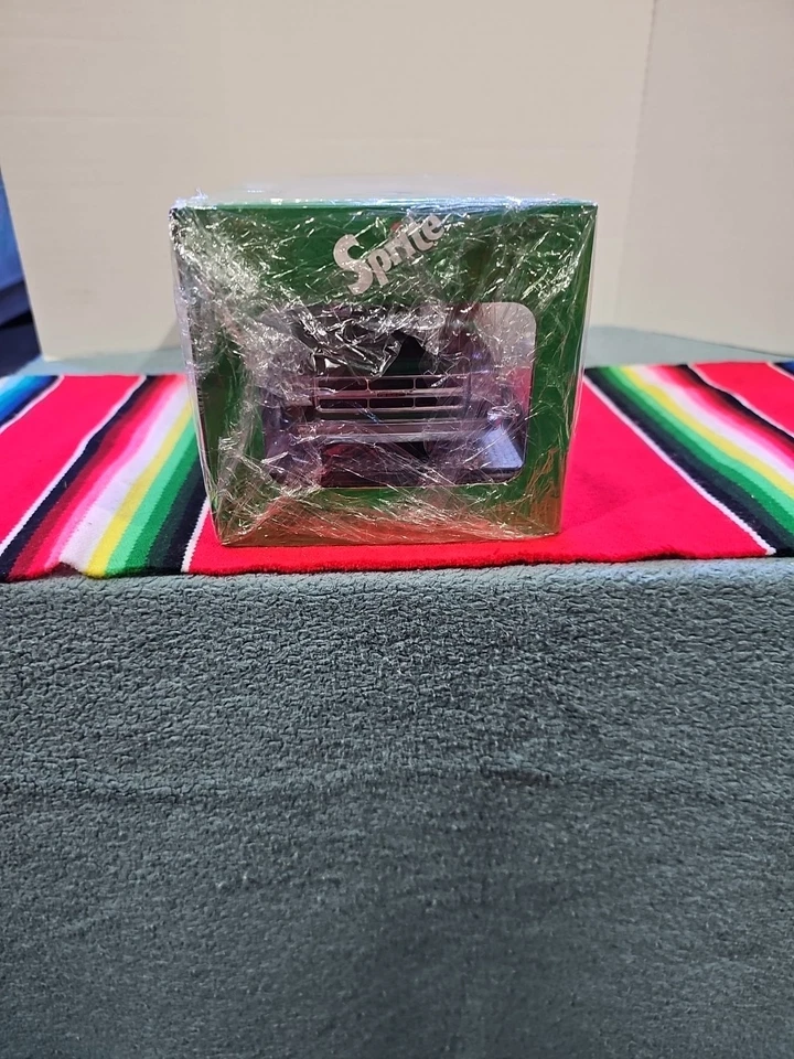 Máquinas M2 Coca-Cola 1976 GMC Sierra Grande 15 Sprite 1/24 Foto 2 de 4