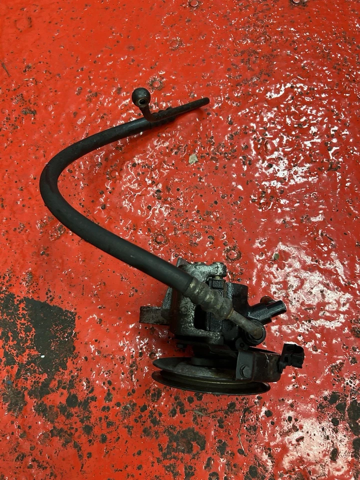 Bomba de dirección asistida Fiat Coupe 16v Turbo Lancia  Foto 2 de 2