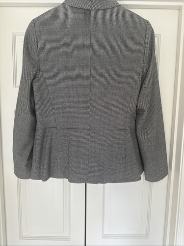 Escada 2 Piece Pant Suit Sz 10 Pants; Jacket sz 12; 98% Wool 2% Elastaine Preown - Picture 11 of 11