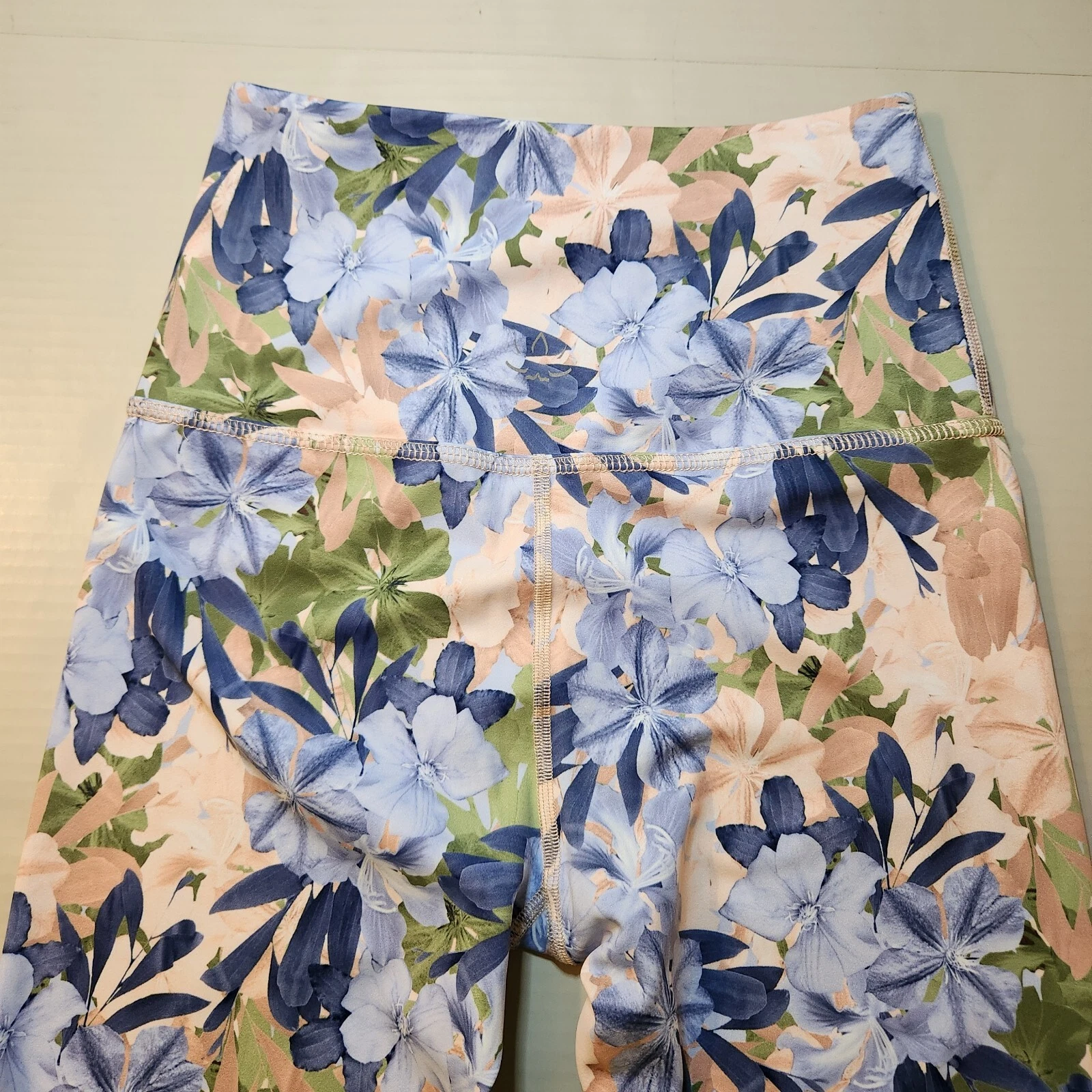 beyond-yoga olympus bouquet botanical print high waisted leggings