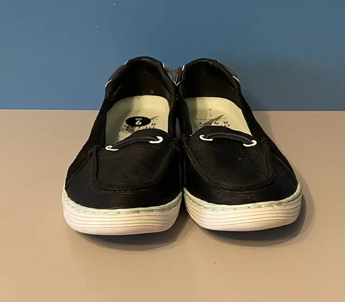 Puma Volvo Ocean Race Slip Ons . Black Upper White Sole Size 9