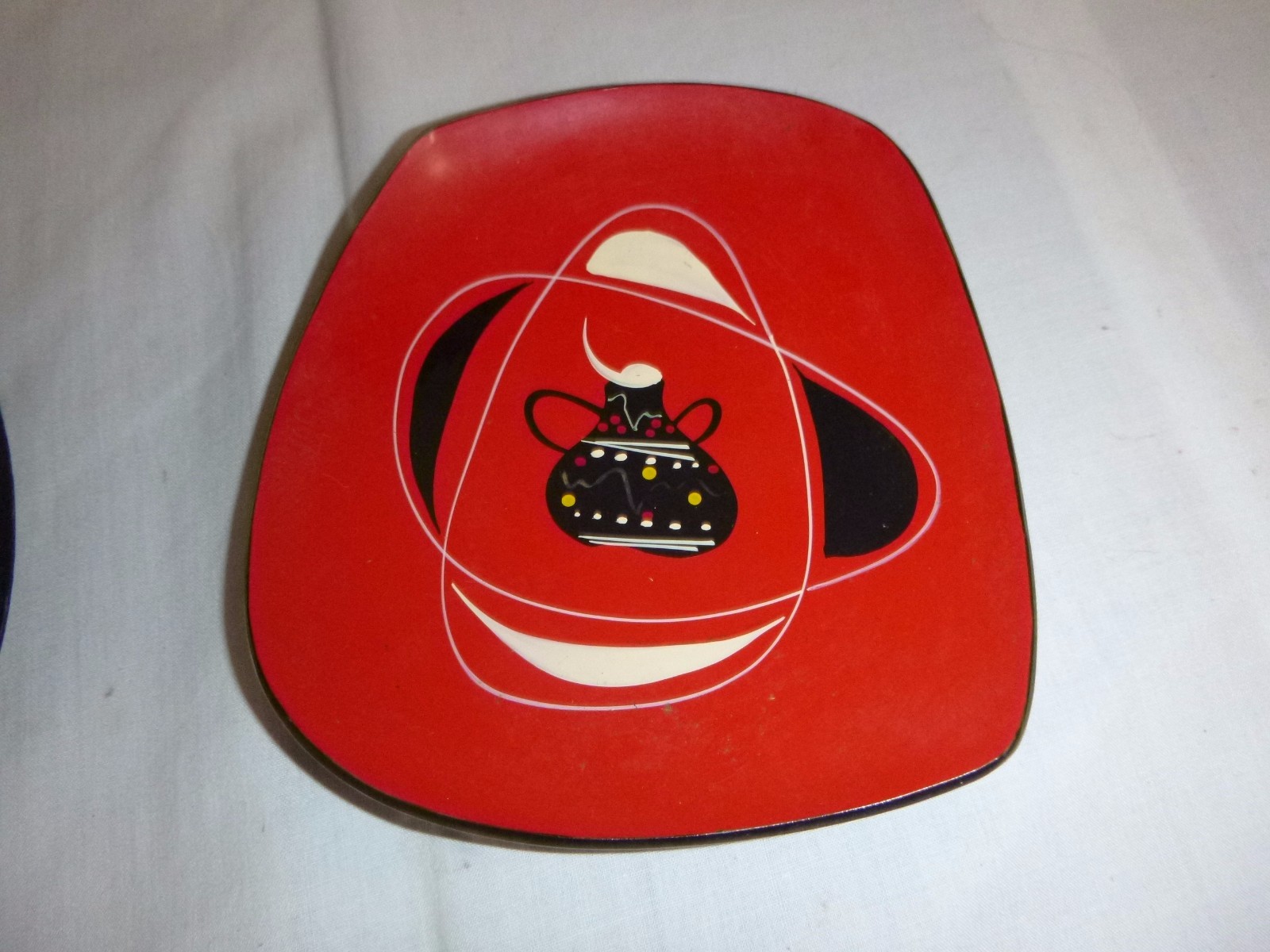 Pr Vtg Mid Century Black Red Plastic Serving Bowl Dish Triangle TKB