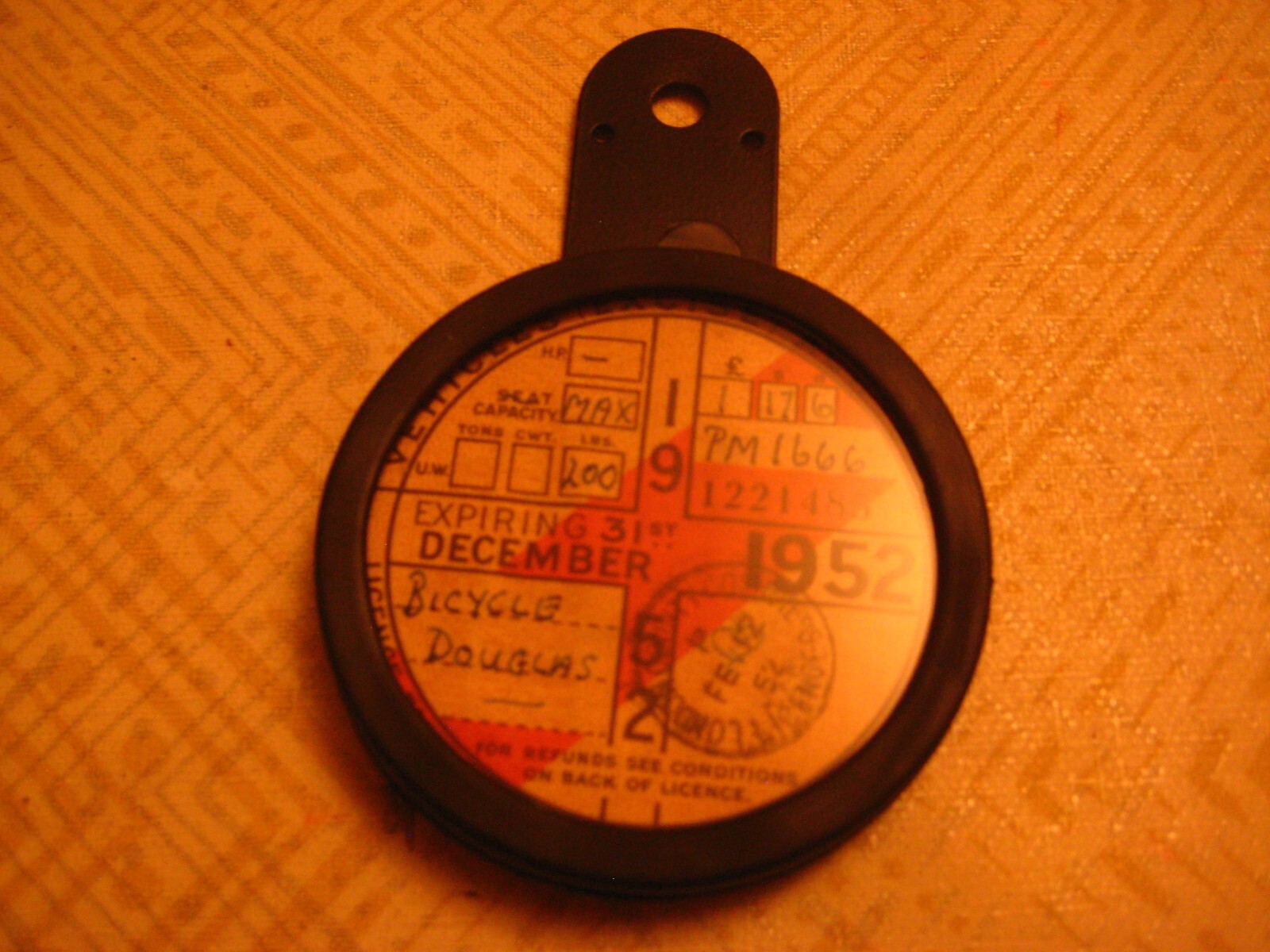 GREAT BRITAIN DOUGLAS MOTORCYCLE DEC 1952 PM 1666 RARE METAL TAX DISC