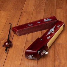 Beatiful Vietnamese folding Đàn bầu instrument (monochord/one-string zither)