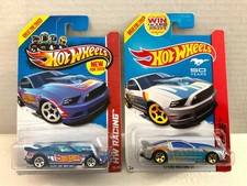 Hot Wheels 2013 Ford Mustang Gt Lot Of 2 2013 106 Blue 2014 161 Silver
