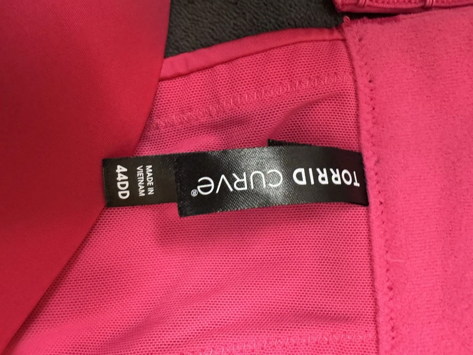 Curve By Torrid Foto 3 de 3