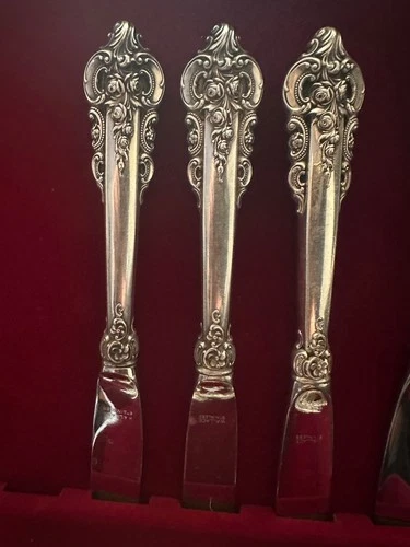 1 Wallace Sterling Silver Handle Grand Baroque Dinner Knife 9”