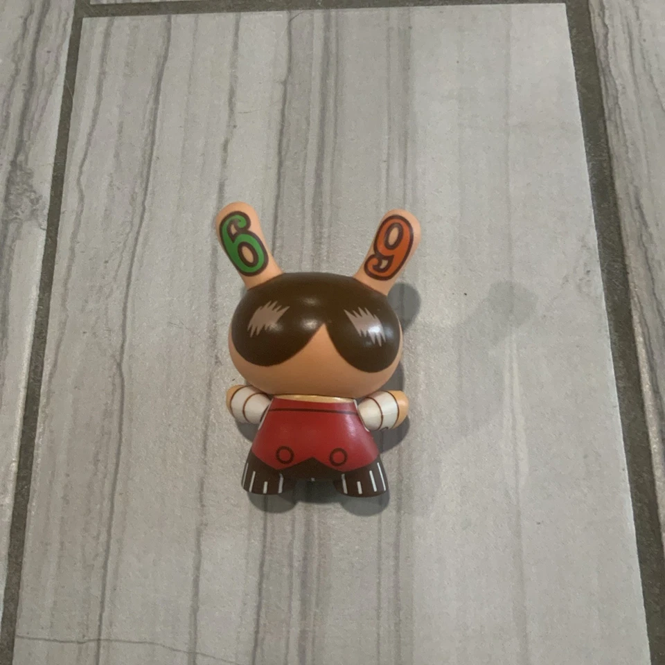 KIDROBOT 2006 MOTOCICLETA MICHAEL SERIE LA 3" DUNNY COLECCIONABLE Foto 3 de 3