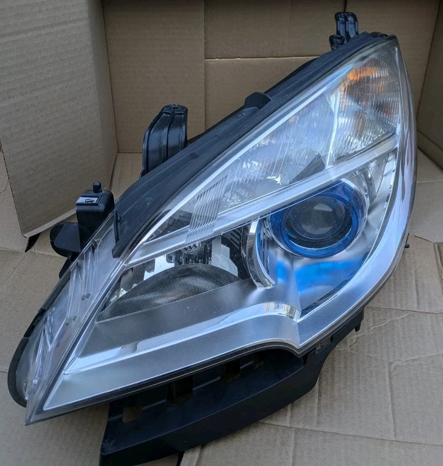 GM Buick Encore Headlamp Assembly 42435931 OEM left 2013 2014 2015 2016 - Image 2 of 4