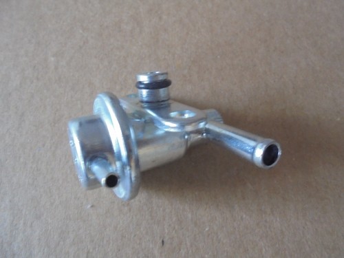 Fuel Injection Pressure Regulator Standard PR196 fits 92-95 Mazda 929 3.0L-V6 - Picture 6 of 6