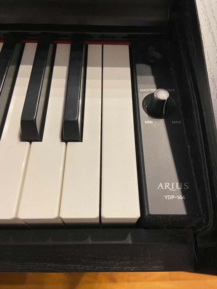 Yamaha Arius YDP-144, foto 3 di 5