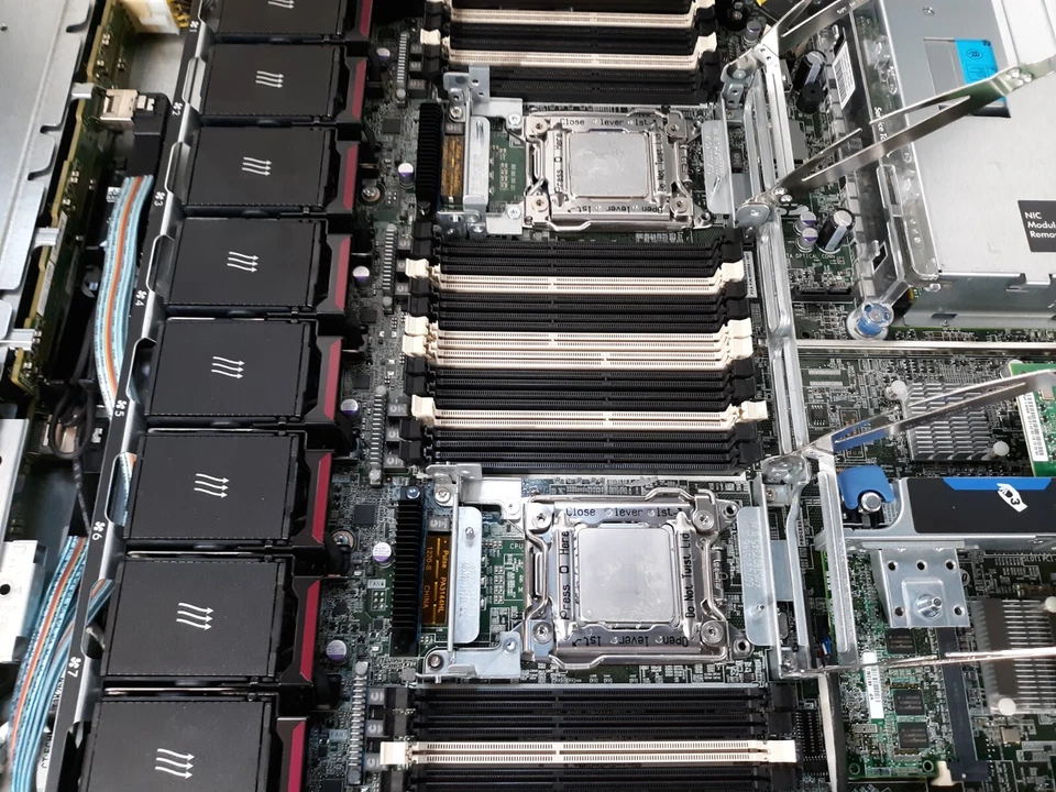 HP ProLiant DL360P GEN 8 Server NO RAM+HDD w/ 2x E5-2640 Proc + 2x HP 460W PSU - Image 3 of 4