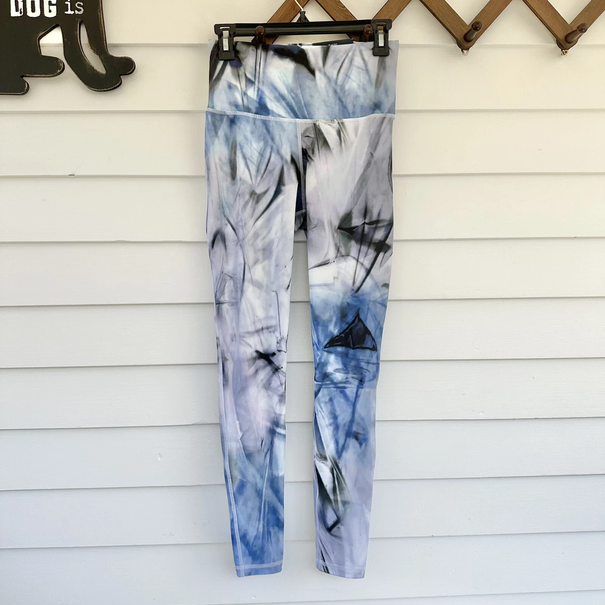 Reebok Lux High Waisted Leggings NEW size small Blue Swirl Pattern $55