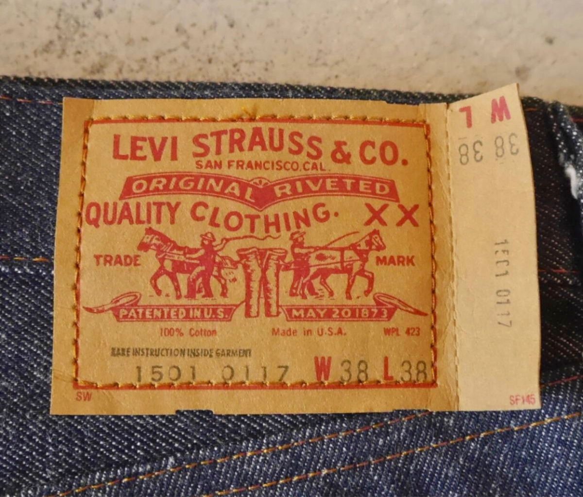 Levi's 501 Made in the 1980s Inner thigh single stitch Back Levi's 501 Made in the 1980s Inner thigh single stitch Back