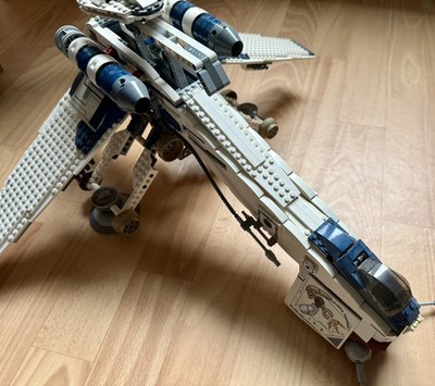 LEGO 10195 Star Wars The Clone Wars Republic Dropship (without AT-OT) 