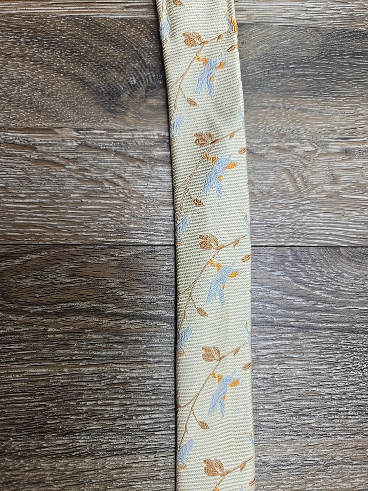 J. Cinto de fita Crew de seda anel D feminino pequeno/médio floral ouro pálido - Imagem 2 de 4