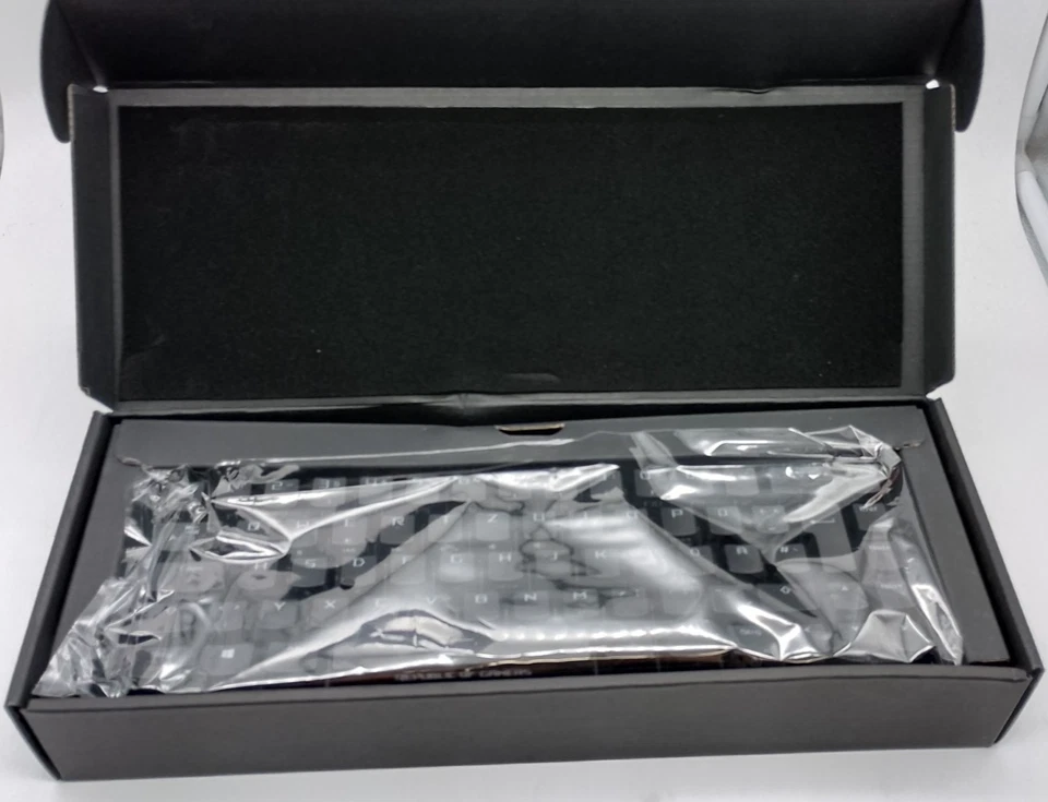 ASUS ROG Gaming Tastatur Falchion mechanisch QWERTZ | "F-Taste" klemmt - Bild 3 von 3