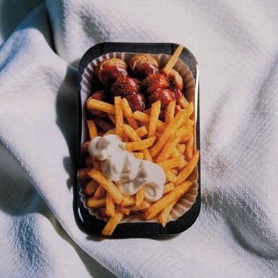 Manta Platte Currywurst Pommes | Kühlschrankmagnet Imbiss Kult