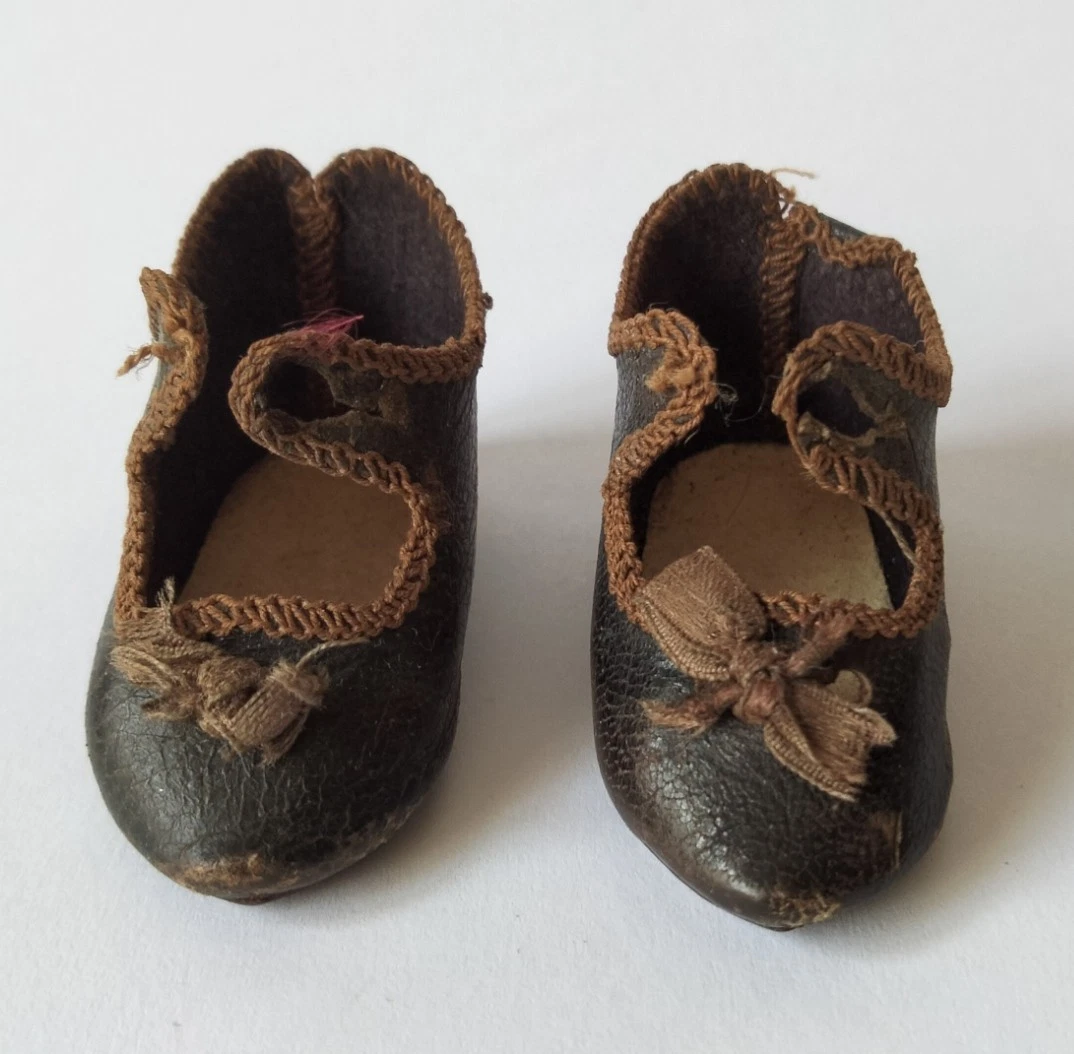 Chaussures De Poupée Ancienne - Vintage, à Restaurer Ou Pour Collection