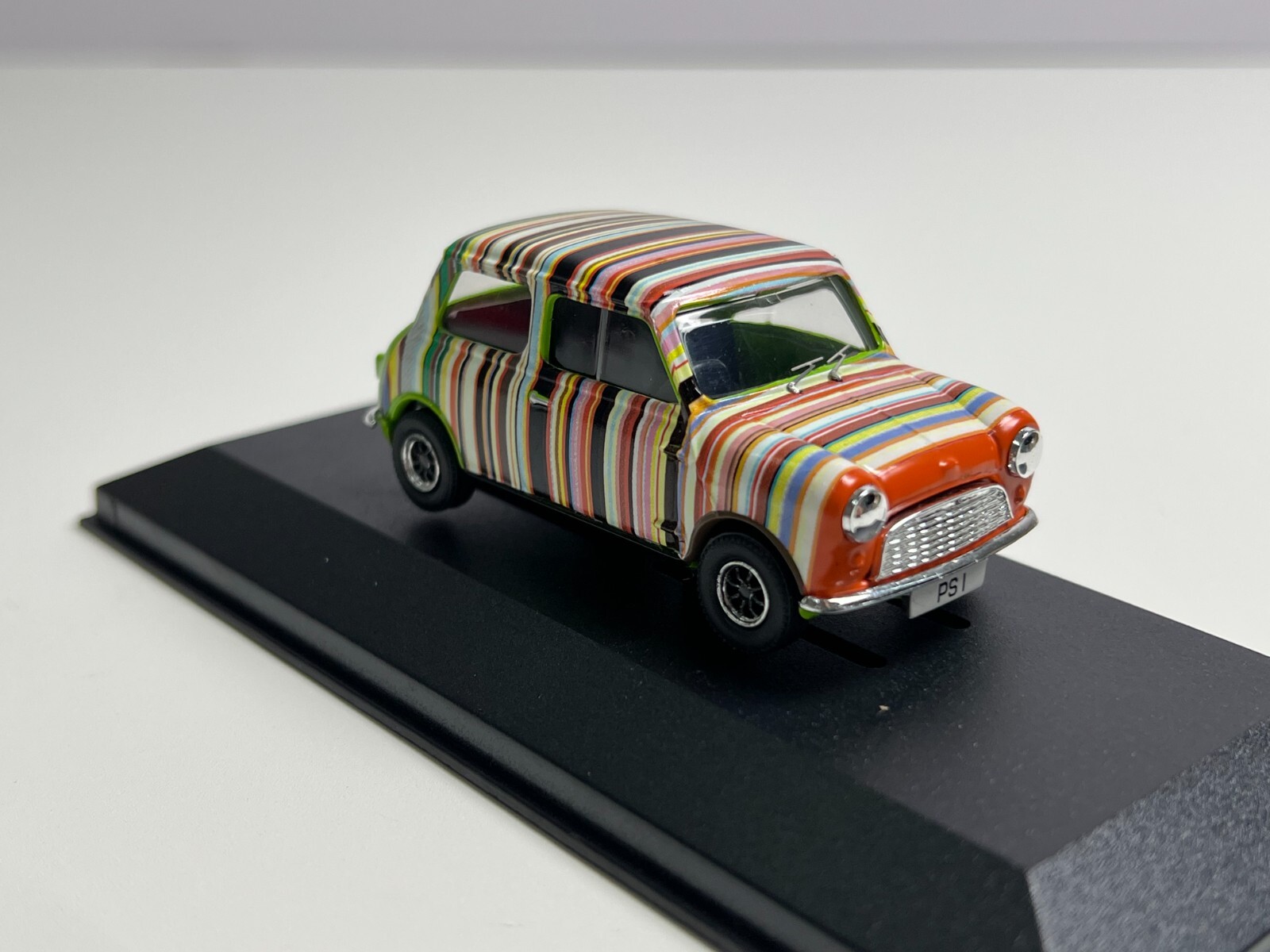 1/43 HORNBY HOBBIES Paul Smith PSI Diecast Model Car