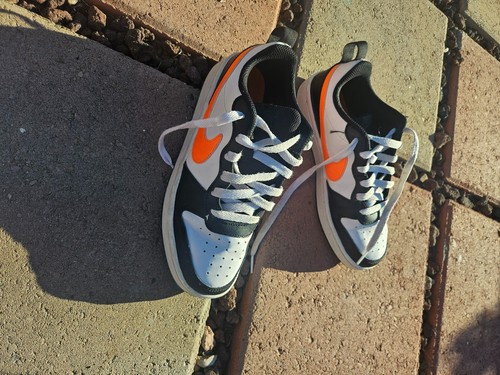 Nike Court Borough Low White/Black/Ornge Boys size 5y - Picture 2 of 7