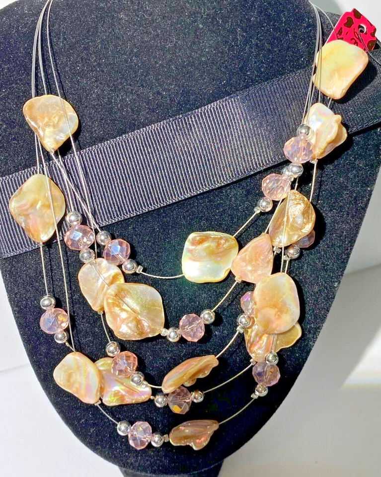 COLLAR BETSEY JOHNSON 5 HEBRAS BEIGE Y ROSA ÁGATA Y CRISTAL PLATA Foto 2 de 4