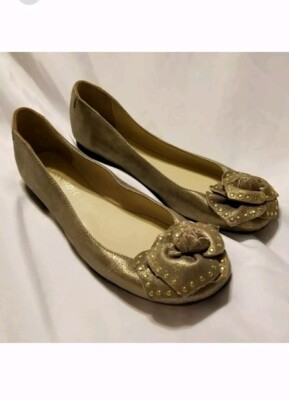 Size 7M Taryn Rose Babylon Ballet Flats w/ Rose Detail Goldish Metallic  