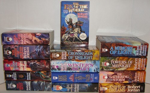 WHEEL OF TIME ROBERT JORDAN 1 - 14 PAPERBACK BOOK LOT BOOKS ONE TO FOURTEEN - Picture 2 of 12