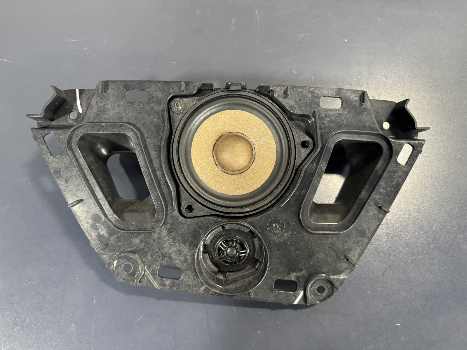 BMW G20 G21 G22 G23 G26 LCI CENTER SPEAKER DASHBOARD CONSOLE HIFI LHD 9621890