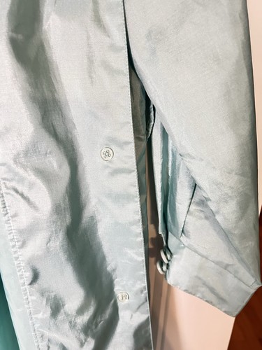 Veste imperméable vintage années 80 Alorna Petit Trench bleu irisé col plissé 7/8 - Photo 4/12