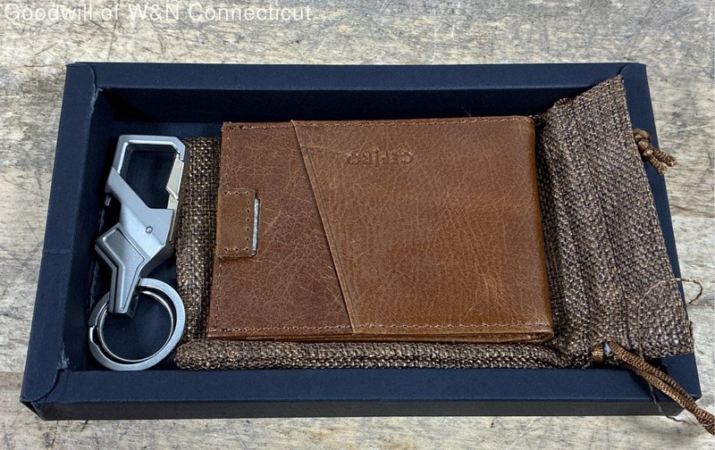 Cefiro Brown Leather Slim Front Pocket RFID Blocking Wallet and Keychain Set