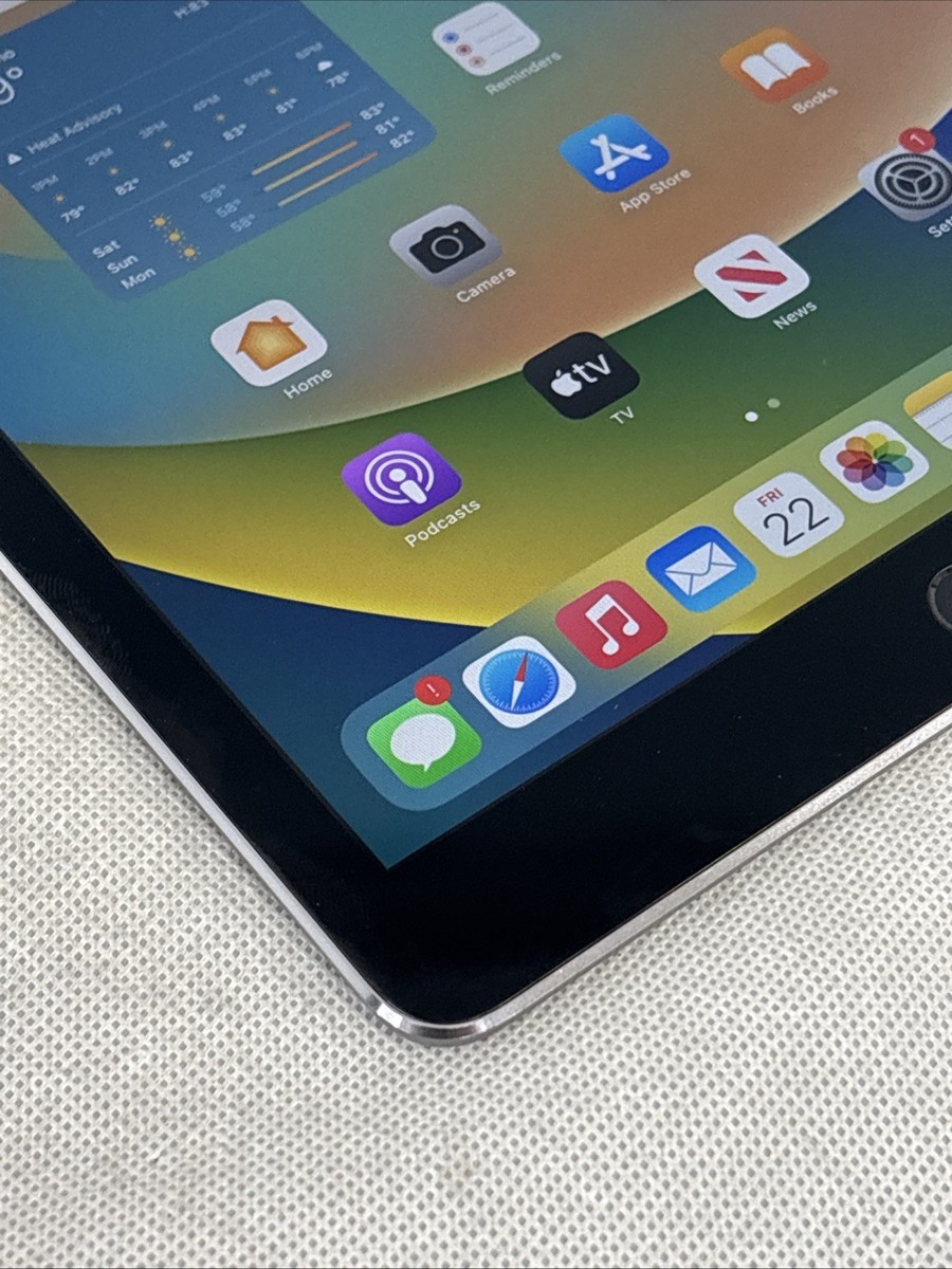 Apple iPad Pro (9.7-inch) A1674 128 GB, Wi-Fi + 4G, 9.7 in - Space