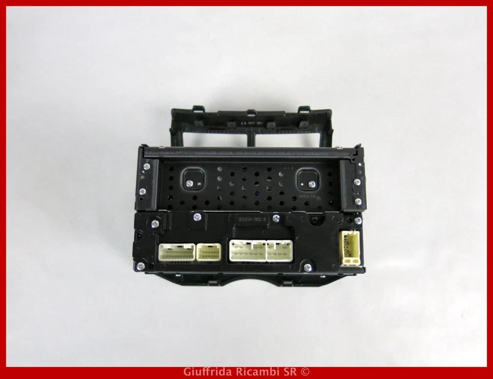 Autoradio Toyota Yaris 2005-11 Ricambi Auto Originali Usati - Immagine 2 di 2