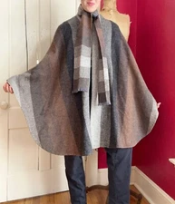 Vintage 1970s Irish Avoca Hand Woven Grey Brown Wool Stripe Tweed Cape Scarf S/M
