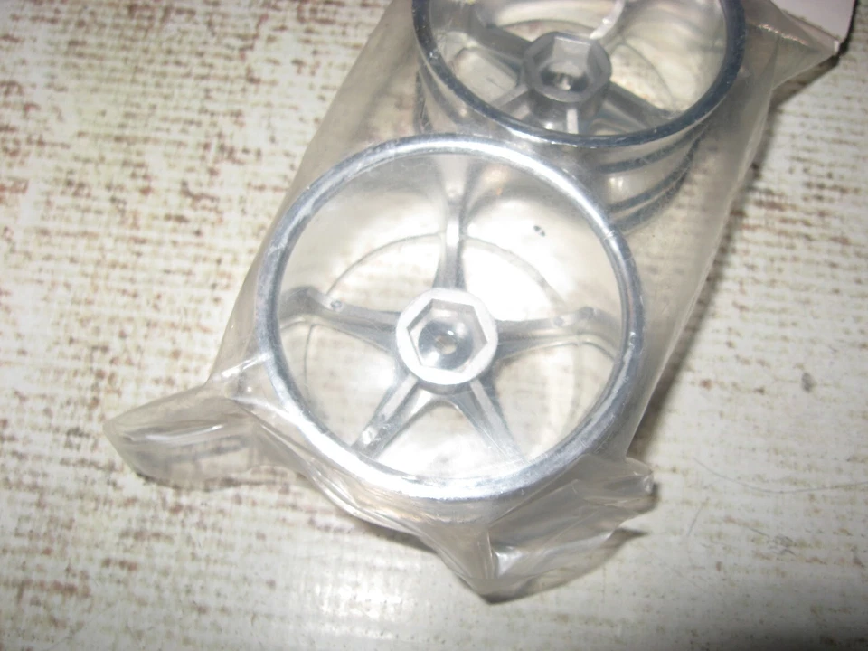 RC HPI Super Star 2.2” 1:10 Off Road Buggy Rear Wheel Set Plastic Chrome 3032 - Image 2 of 4