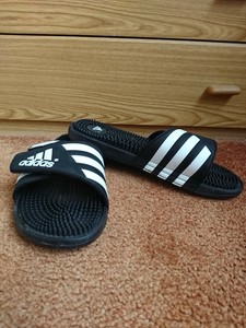 adidas men's flip flops uk