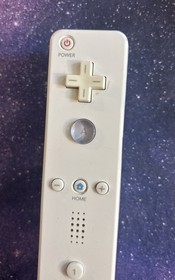 Nintendo Wii Console Lot (RVL-001) w/ Wiimote & Sensor Bar , Cables  (White)