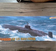 Typhoon-Class Submarine Dragon Model Kit 1:350 Soviet w/Instructions