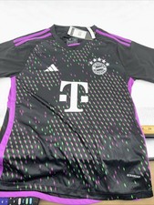 NWT Adidas Bayern Munich Kane #9 2023/24 Soccer jersey Size Small