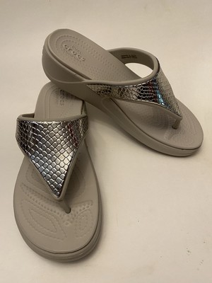 Crocs Women's Sz 6 Monterey Wedge Gray Metal Silver Flip Flop Thong Sandals EUC