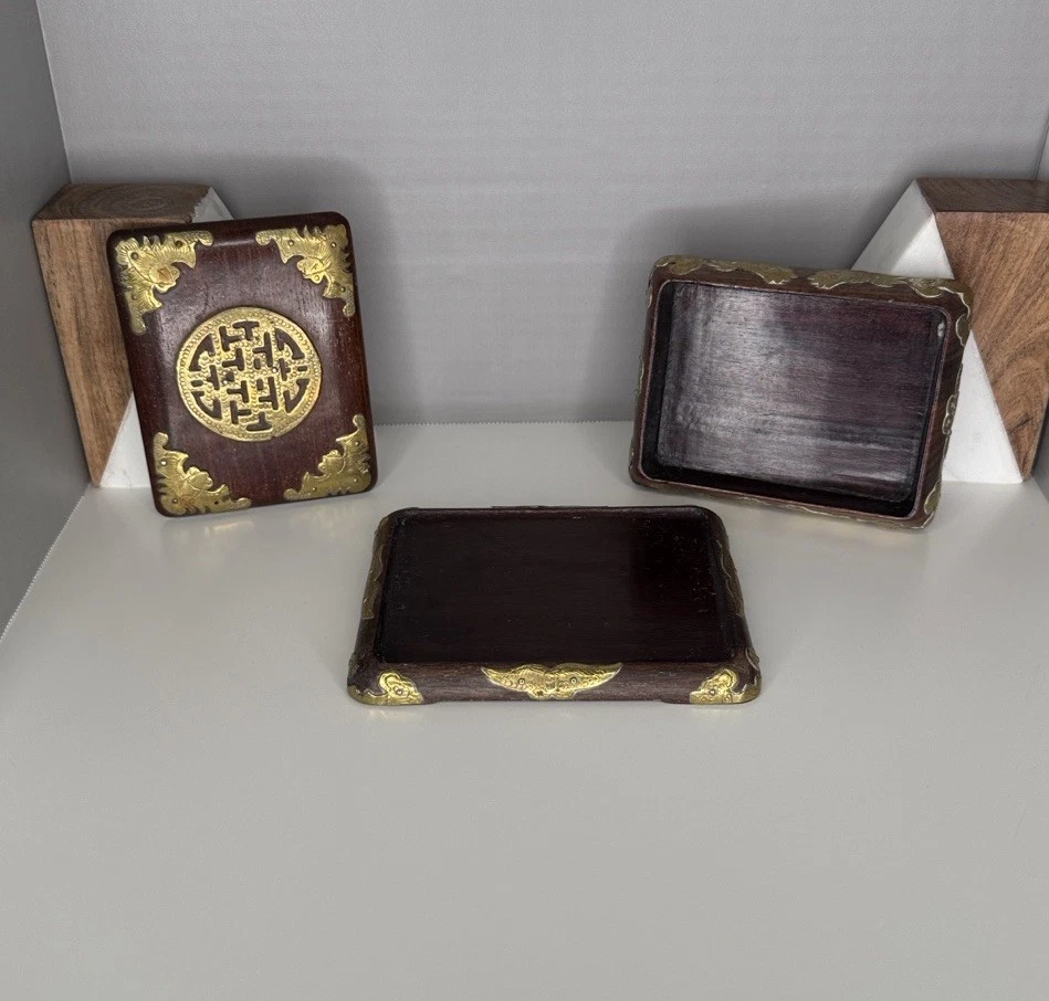 Antique 19th century Chinese rosewood box with brass/bronze bat and fish motif - Image 2 of 4