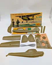 Strombecker Cessna L-19 US Army Bird Dog Plane 1:24 Plastic Model Kit FM26-100